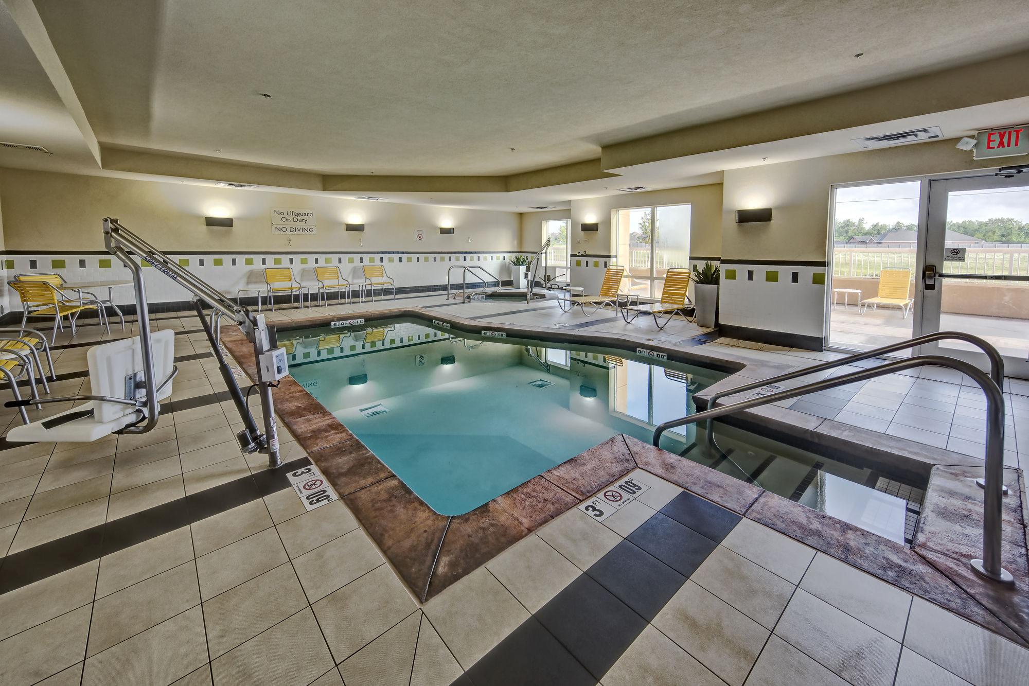 Fairfield Inn And Suites By Marriott Weatherford Bagian luar foto