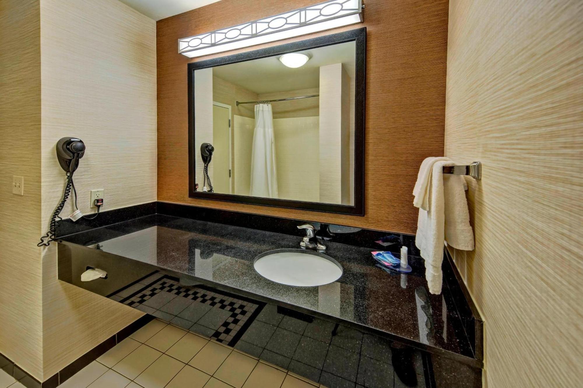 Fairfield Inn And Suites By Marriott Weatherford Bagian luar foto